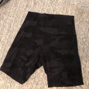 Lululemon 6” align biker shorts